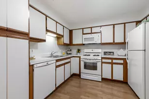 4 Taylor Ct, Streamwood, IL 60107 - Photo 20