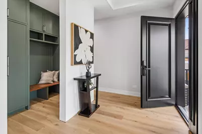 6022 N Ionia Avenue, Chicago, IL 60646 - Photo 2