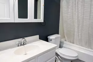 2000 Tall Oaks Dr, Aurora, IL 60505 - Photo 8