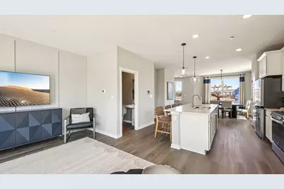 2225 Waters Edge Drive, Schaumburg, IL 60173 - Photo 6