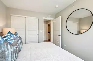 2225 Waters Edge Dr, Schaumburg, IL 60173 - Photo 20