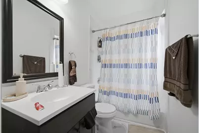 348 E 41st Street #1, Chicago, IL 60653 - Photo 4