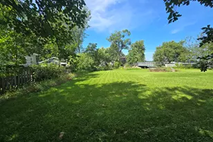 26432 N Willow Ave, Mundelein, IL 60060 - Photo 1