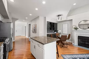 3250 N Lincoln Ave, Chicago, IL 60657 - Photo 10