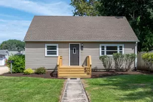 539 Central Ave, Genoa, IL 60135 - Photo 1