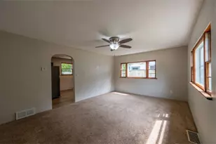 539 Central Ave, Genoa, IL 60135 - Photo 8