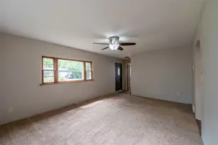 539 Central Ave, Genoa, IL 60135 - Photo 10