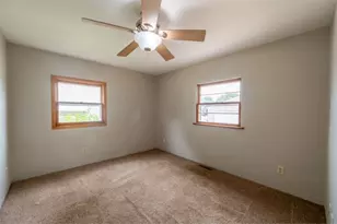 539 Central Ave, Genoa, IL 60135 - Photo 18