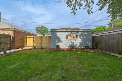9350 S Manistee Avenue, Chicago, IL 60617 - Photo 40