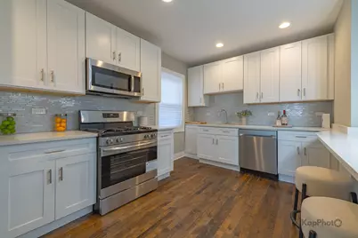 9350 S Manistee Avenue, Chicago, IL 60617 - Photo 12