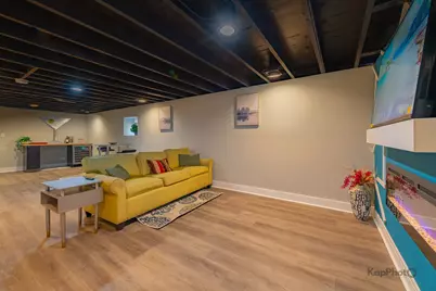 9350 S Manistee Avenue, Chicago, IL 60617 - Photo 28