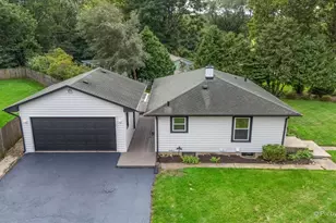 221 Sunset Terrace, Crystal Lake, IL 60014 - Photo 2