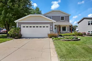 163 Meadows Ct, Sugar Grove, IL 60554 - Photo 2