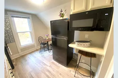 612 1/2 E Chestnut Street #2, Bloomington, IL 61701 - Photo 6