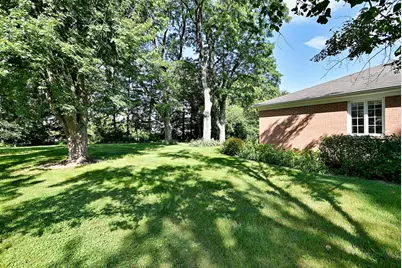 9 Dover Drive, Oak Brook, IL 60523 - Photo 54