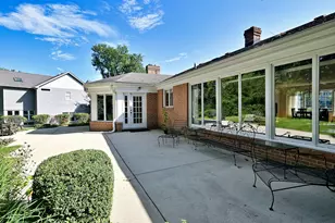 9 Dover Dr, Oak Brook, IL 60523 - Photo 48