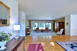 9 Dover Dr, Oak Brook, IL 60523 - Photo 8