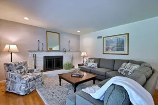 9 Dover Dr, Oak Brook, IL 60523 - Photo 24