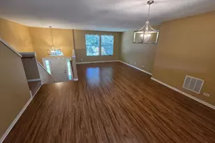 107 Driscoll Ln, Wood Dale, IL 60191 - Photo 4