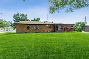 319 N Lord Ave, Carpentersville, IL 60110 - Photo 24
