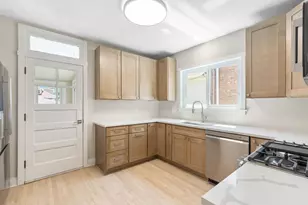 5747 N Melvina Ave, Chicago, IL 60646 - Photo 8