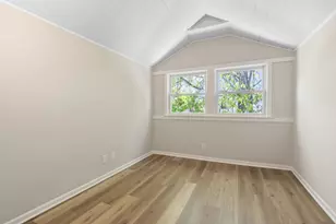 5747 N Melvina Ave, Chicago, IL 60646 - Photo 12