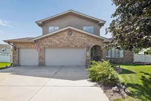 611 Flanagan Dr, Minooka, IL 60447 - Photo 1