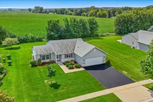 1108 Monroe Ave, McHenry, IL 60050 - Photo 2