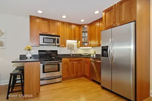 2036 N Larrabee St, Chicago, IL 60614 - Photo 4