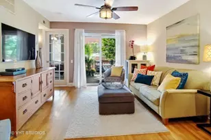 2036 N Larrabee St, Chicago, IL 60614 - Photo 2