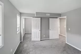 621 Oneida St, Joliet, IL 60435 - Photo 8