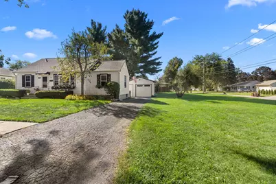 523 Highland Avenue, Woodstock, IL 60098 - Photo 2