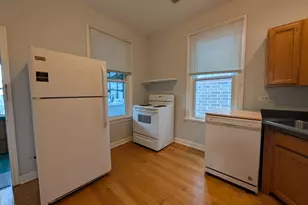 1911 W Addison St, Chicago, IL 60613 - Photo 10