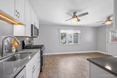 303 Mark Avenue, Glendale Heights, IL 60139 - Photo 8