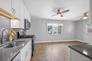 303 Mark Ave, Glendale Heights, IL 60139 - Photo 8