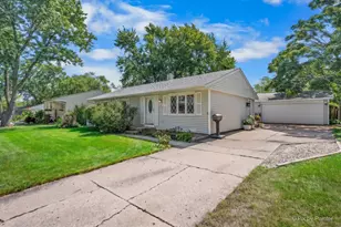 303 Mark Ave, Glendale Heights, IL 60139 - Photo 2