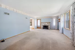 410 E Main St, Genoa, IL 60135 - Photo 4
