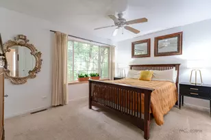 287 W Whispering Oaks Ln, Round Lake, IL 60073 - Photo 12