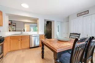 287 W Whispering Oaks Ln, Round Lake, IL 60073 - Photo 8
