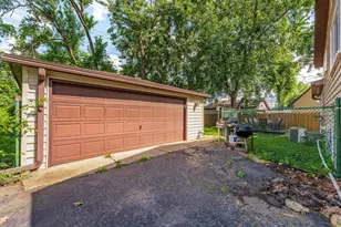 132 Garden Dr, Bolingbrook, IL 60440 - Photo 22
