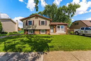 132 Garden Dr, Bolingbrook, IL 60440 - Photo 1