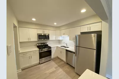 785 Pershing Avenue #3-B, Glen Ellyn, IL 60137 - Photo 2