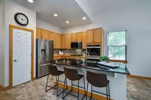 322 Quarry Ridge Cir, Sugar Grove, IL 60554 - Photo 12