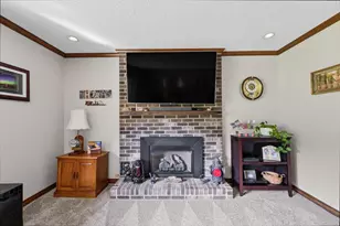 1364 Treasure Ln, White Heath, IL 61884 - Photo 10