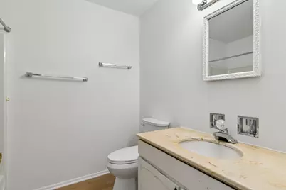 2424 E Oakton Street #2L, Arlington Heights, IL 60004 - Photo 10