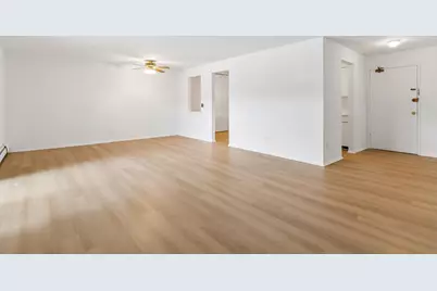 2424 E Oakton Street #2L, Arlington Heights, IL 60004 - Photo 4