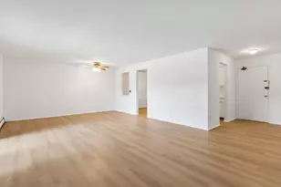2424 E Oakton St, Arlington Heights, IL 60004 - Photo 4