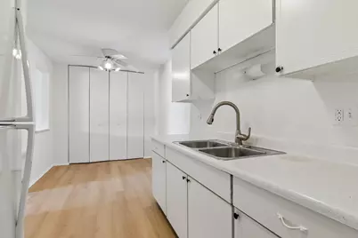 2424 E Oakton Street #2L, Arlington Heights, IL 60004 - Photo 6