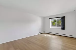 2424 E Oakton St, Arlington Heights, IL 60004 - Photo 8