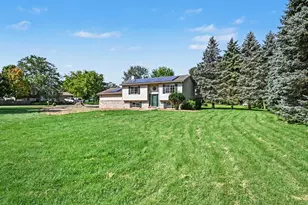 40020 N Adelphi Ave, Beach Park, IL 60099 - Photo 2